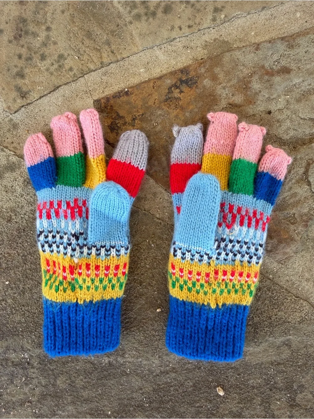 Colorful Kids Finger Gloves with House and Animal Design - Pink/Blue/Yellow